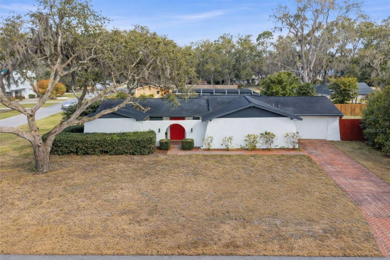 18709 Lake Commiston Drive, Lutz, FL 33549 Main Photo