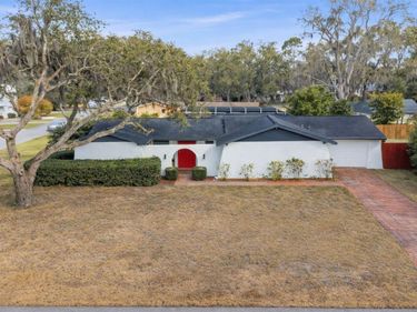 18709 LAKE COMMISTON DRIVE, LUTZ, FL 33549