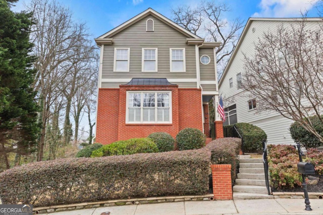 2136 Parkview Lane Nw, Atlanta, GA 30318 Main Photo