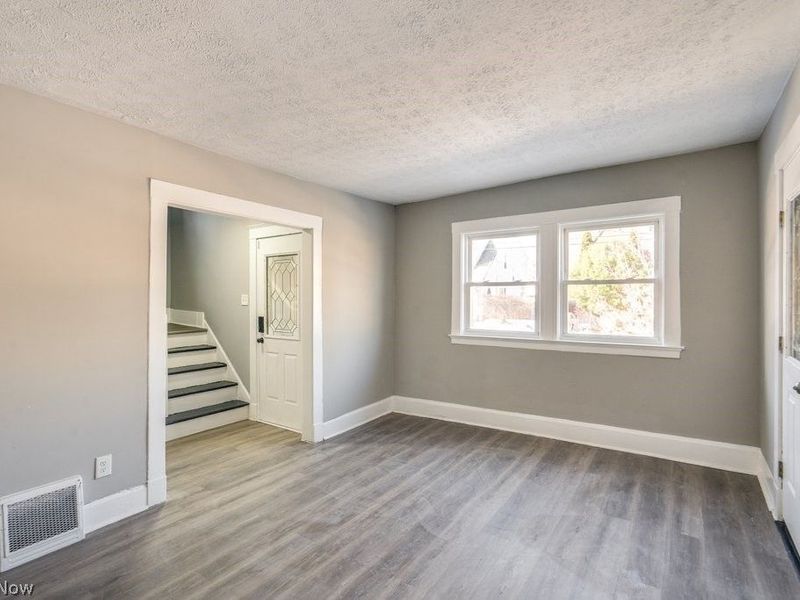 561 Melrose Street, Akron, OH 44305 Photo 9