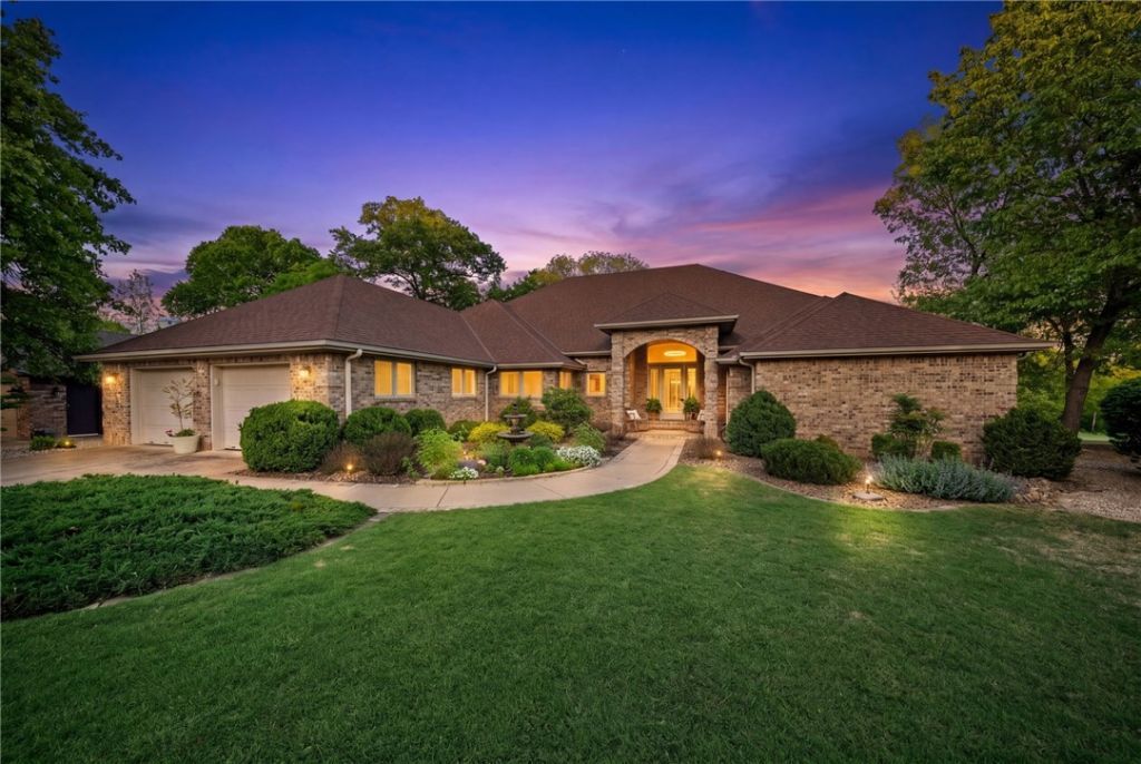16 Ellwood Circle Bella Vista, AR 72715