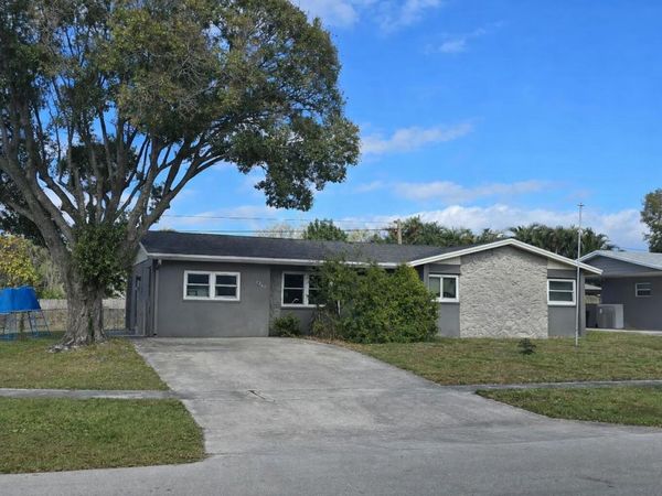 3265 Capri Road, Palm Beach Gardens, FL 33410