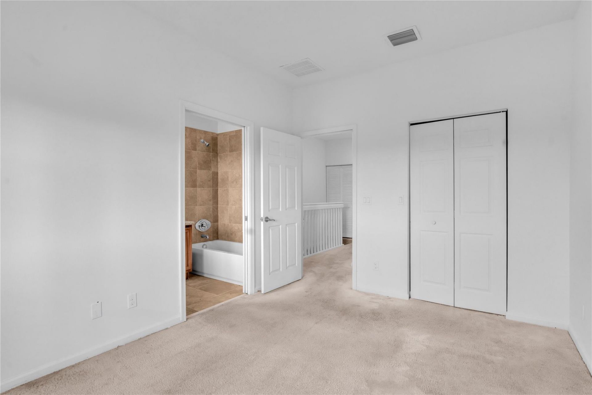 5940 Woodlands Blvd, Unit 5940, Tamarac, FL 33319 Photo