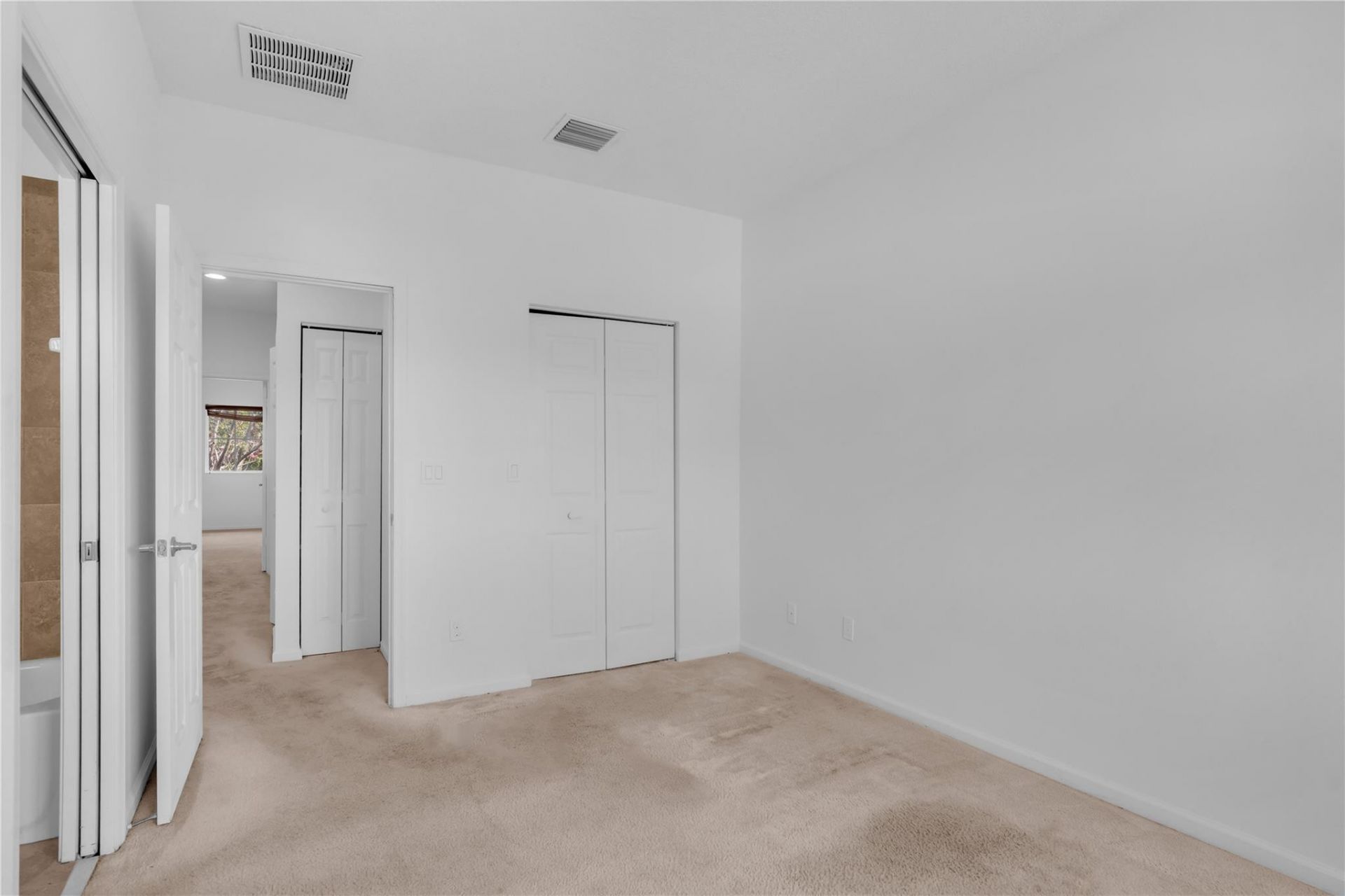 5940 Woodlands Blvd, Unit 5940, Tamarac, FL 33319 Photo