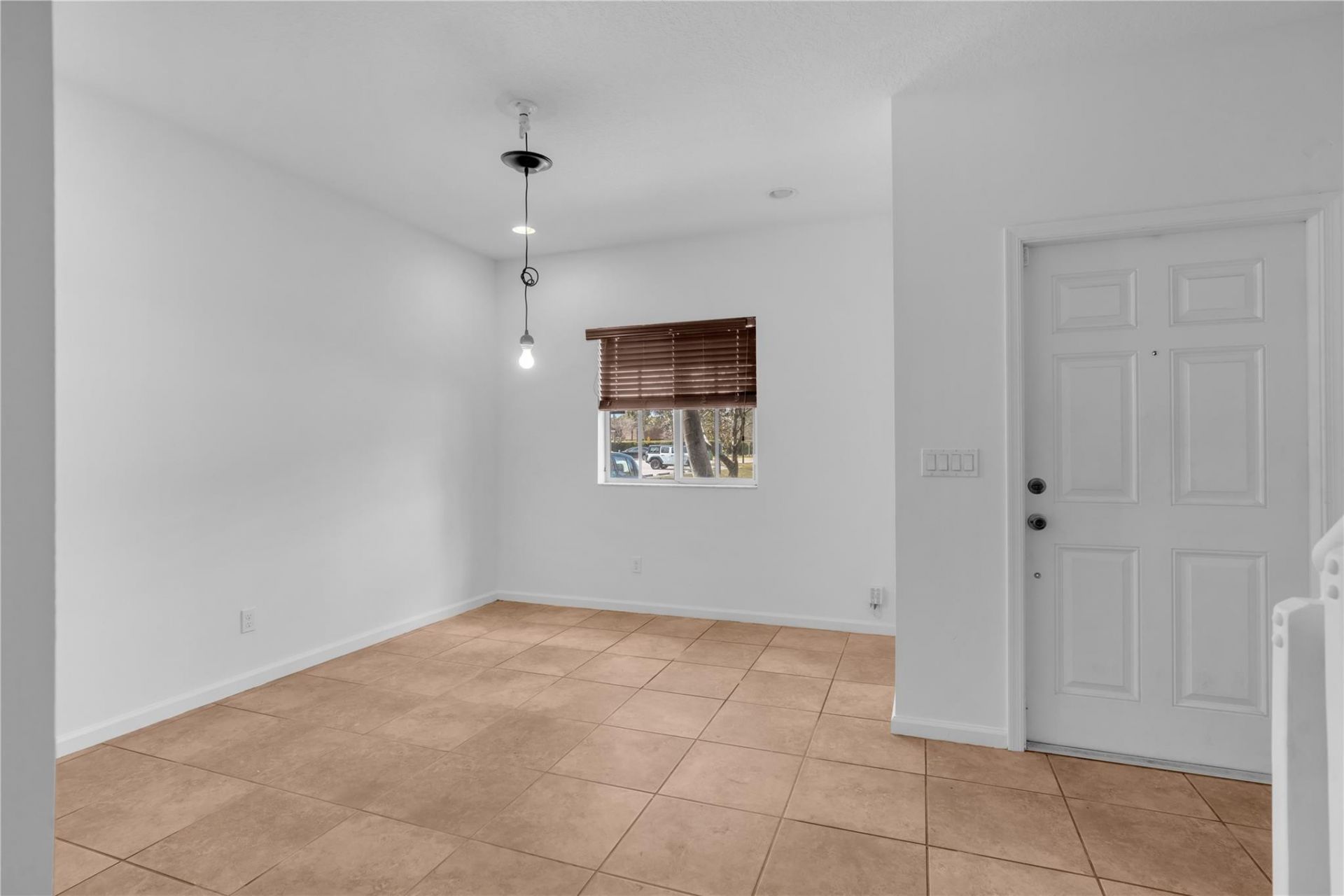 5940 Woodlands Blvd, Unit 5940, Tamarac, FL 33319 Photo