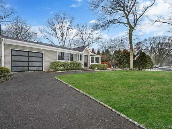 100 Parkside Avenue, Miller Place, NY 11764