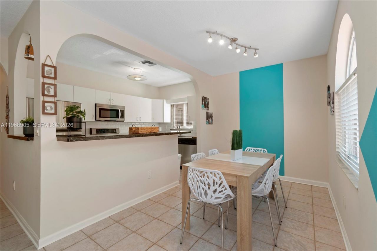 1633 Tyler St, Hollywood, FL 33020 Photo