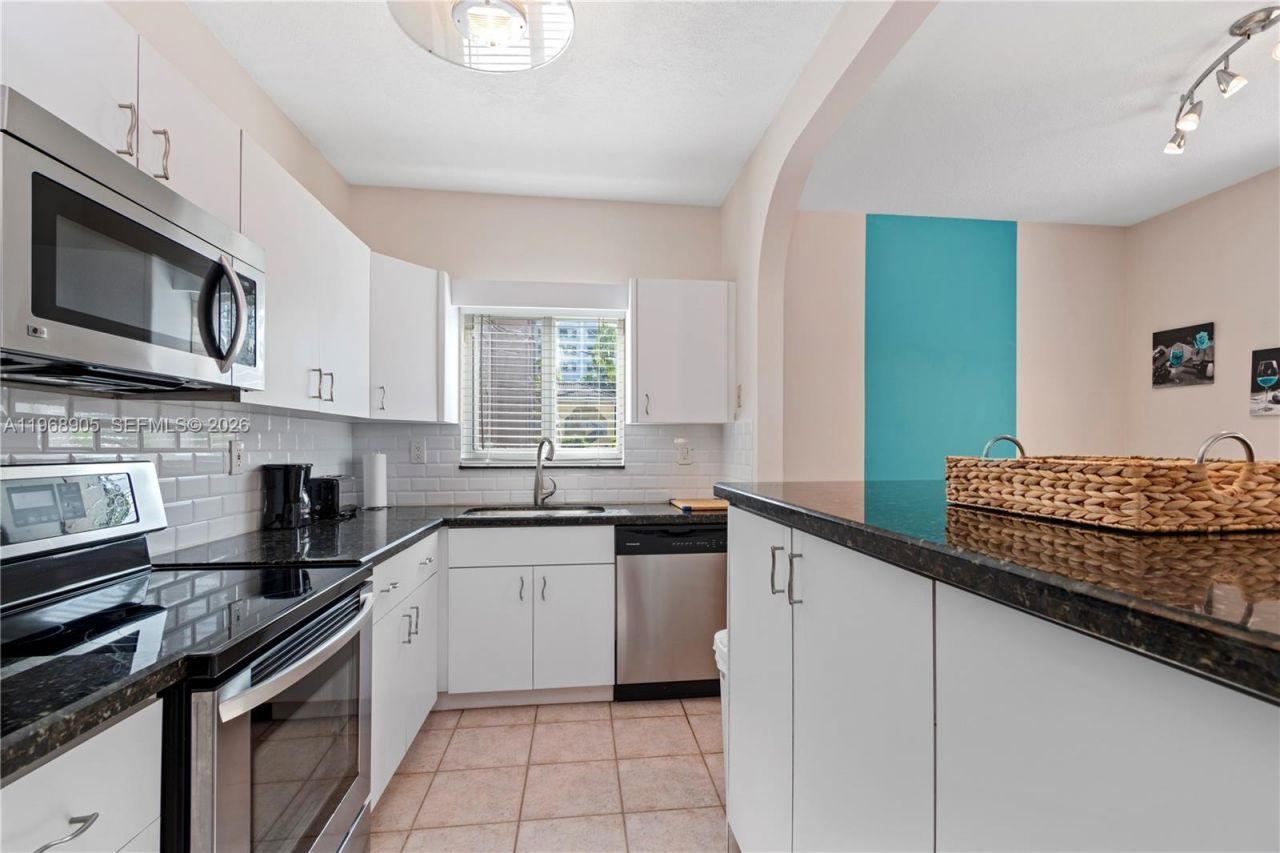 1633 Tyler St, Hollywood, FL 33020 Photo