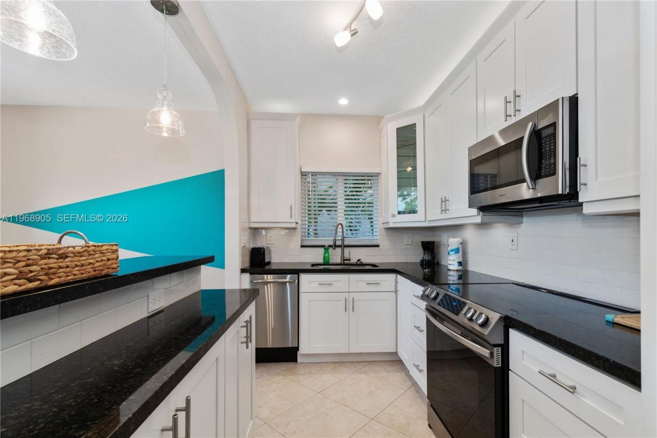 1633 Tyler St, Hollywood, FL 33020 Photo