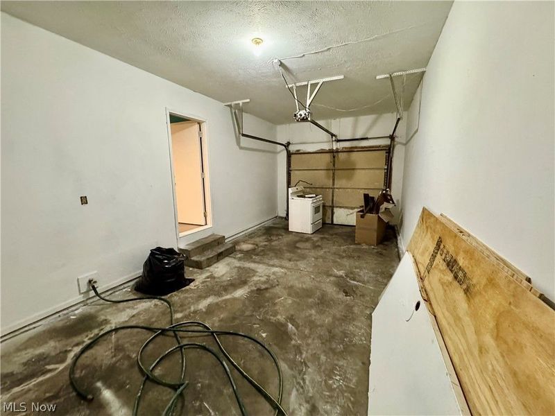 359 W Chalmers Avenue, Youngstown, OH 44511 Photo 17