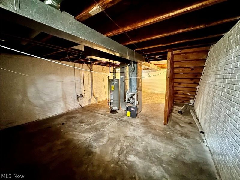 359 W Chalmers Avenue, Youngstown, OH 44511 Photo 18