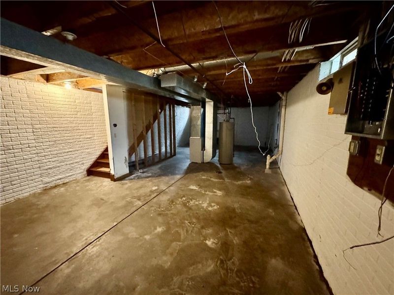 359 W Chalmers Avenue, Youngstown, OH 44511 Photo 19