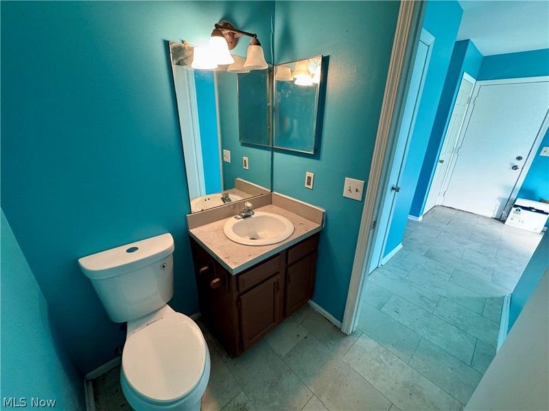 359 W Chalmers Avenue, Youngstown, OH 44511 Photo 6