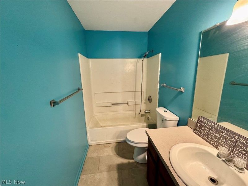 359 W Chalmers Avenue, Youngstown, OH 44511 Photo 9