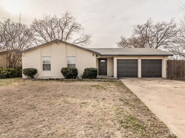 2712 Allen Avenue, Arlington, TX 76014