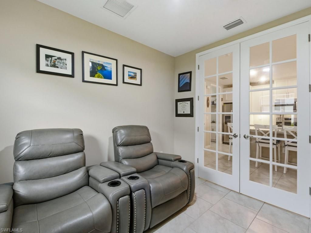 14591 Edgewater Cir, Naples, FL 34114 Photo