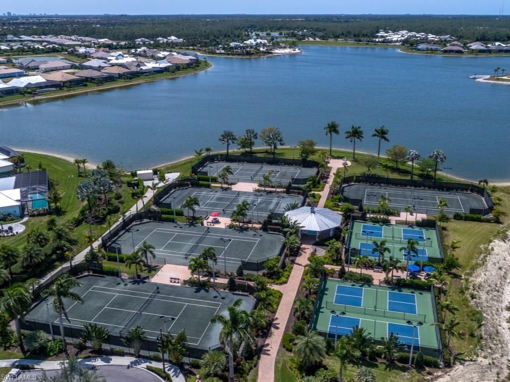 14591 Edgewater Cir, Naples, FL 34114 Photo