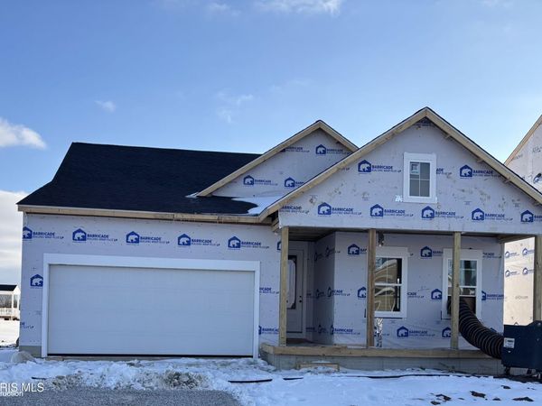 919 Darter Drive, Bowling Green, OH 43402