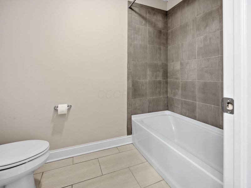 8057 Pleasant Drive , Dublin, OH 43016 Photo 34