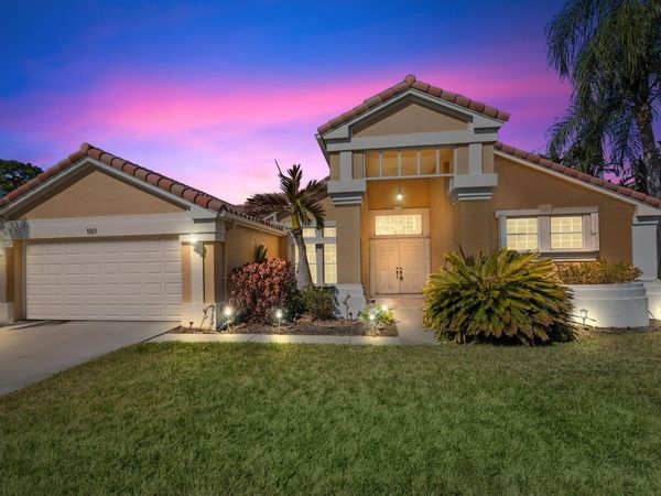 101 SW Pisces Terrace, Port Saint Lucie, FL 34984