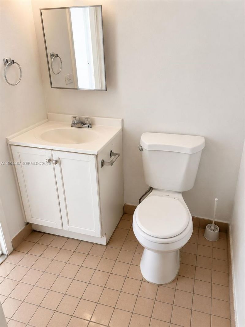 4721 NW 7th St, Unit 305-12, Miami, FL 33126 Photo