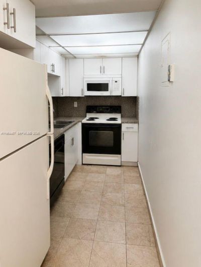 4721 NW 7th St, Unit 305-12, Miami, FL 33126 Photo