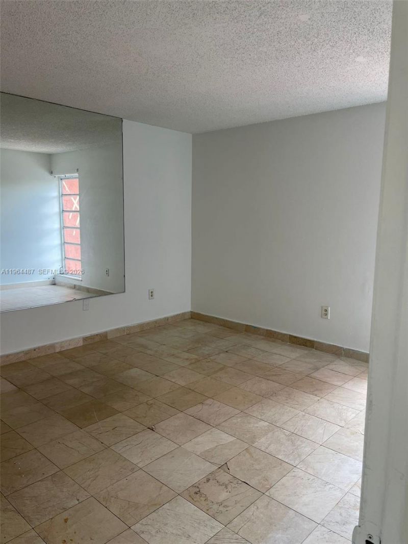 4721 NW 7th St , Unit 305-12, Miami, FL 33126 Photo