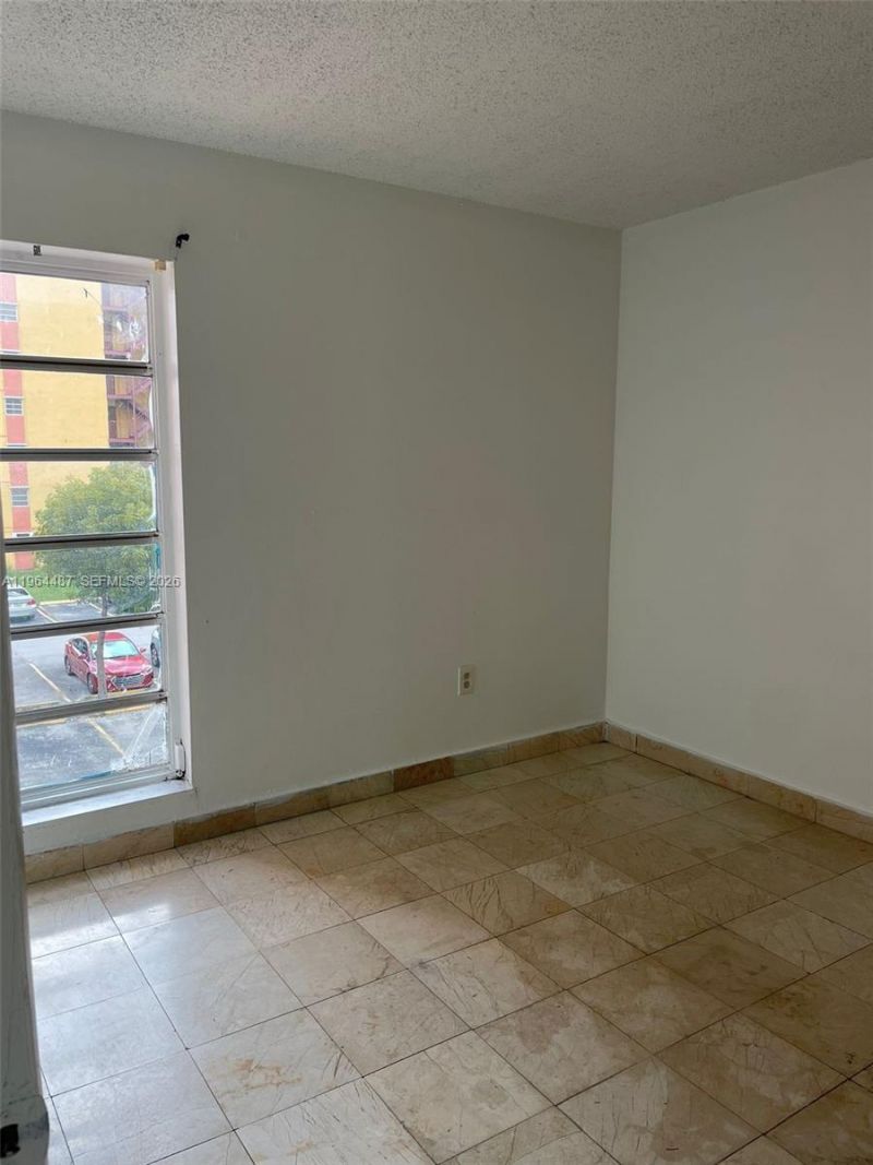 4721 NW 7th St , Unit 305-12, Miami, FL 33126 Photo