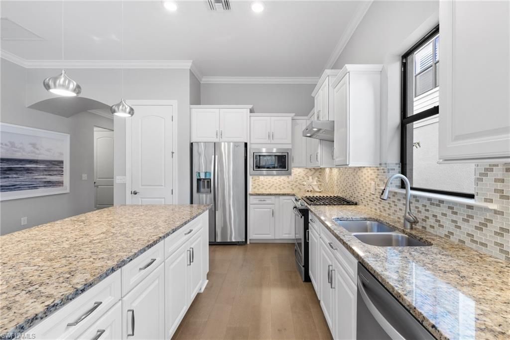 9410 Whooping Crane Way, Naples, FL 34120 Photo