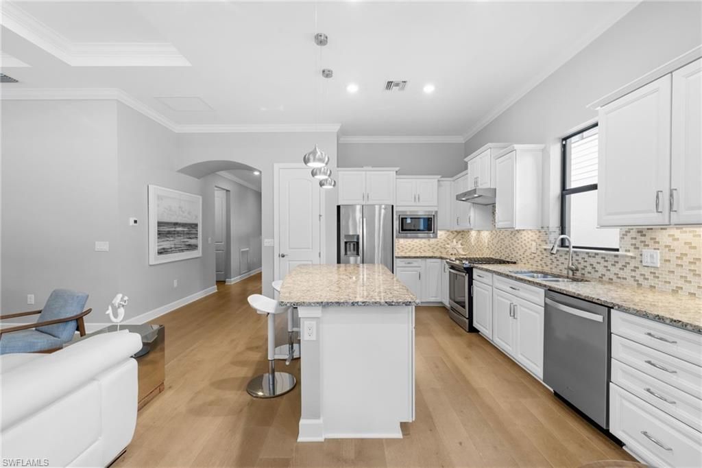 9410 Whooping Crane Way, Naples, FL 34120 Photo