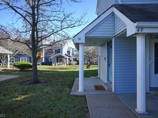 50 Tanglewood Ct, South Brunswick, NJ 08852