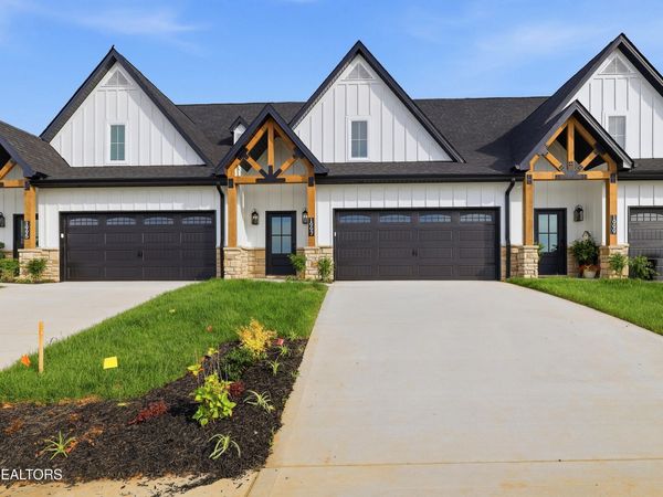 1997 Lovingwood Springs Tr, Maryville, TN 37803