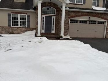 101 BANEBERRY LN, LITITZ, PA 17543