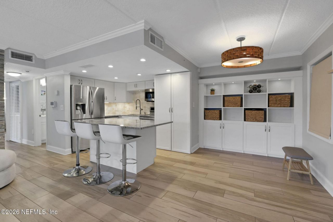 411 1st Street S, Unit 202, Jacksonville Beach, FL 32250 Photo