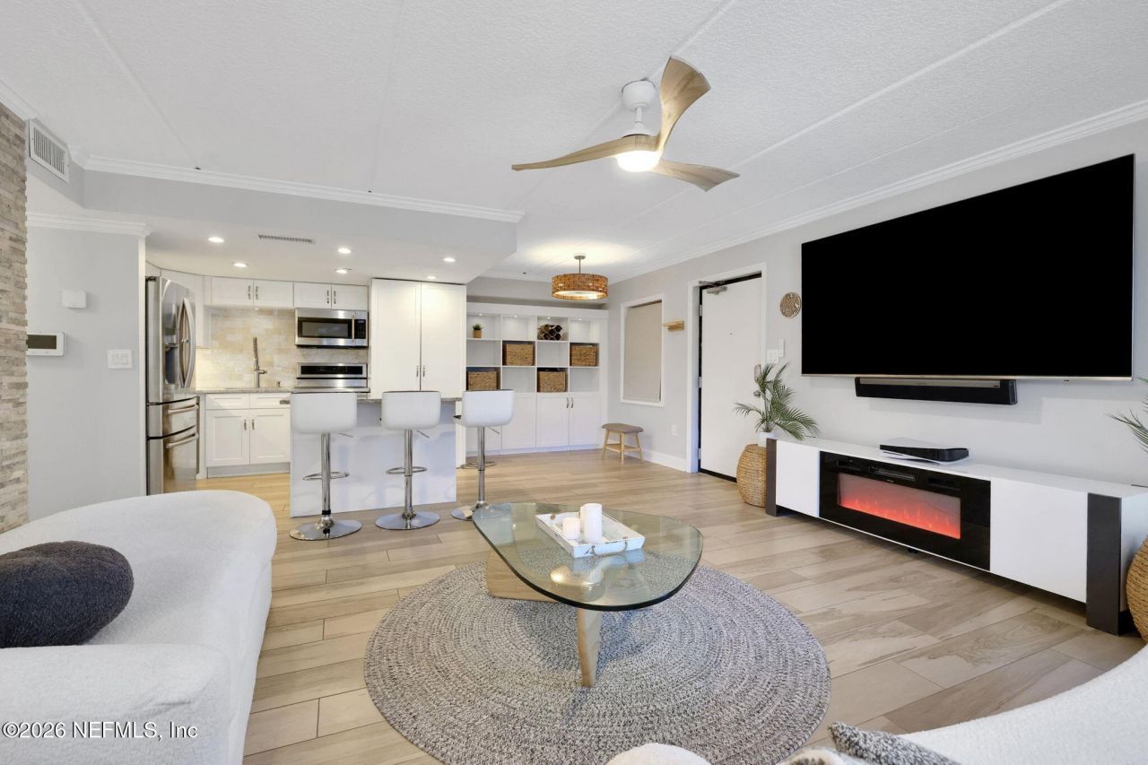 411 1st Street S, Unit 202, Jacksonville Beach, FL 32250 Photo