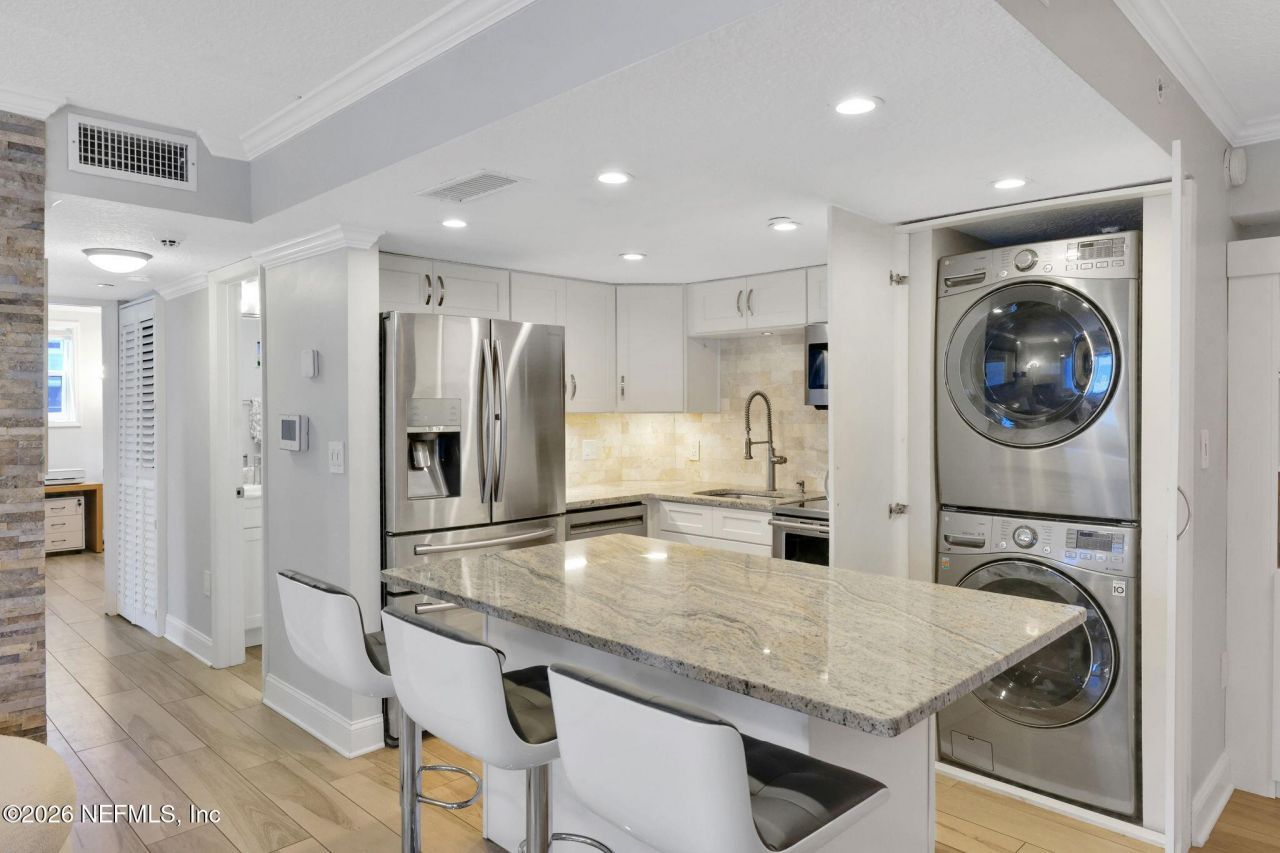 411 1st Street S, Unit 202, Jacksonville Beach, FL 32250 Photo