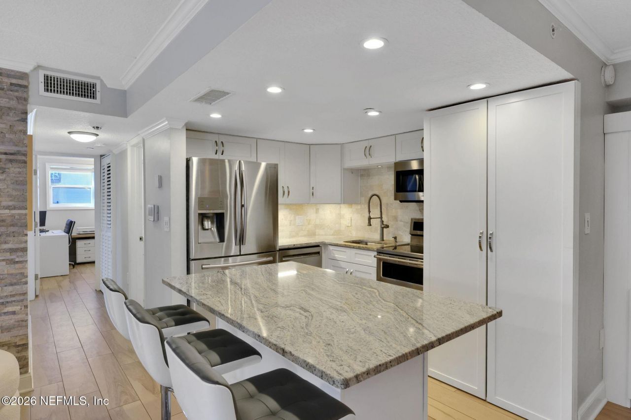 411 1st Street S, Unit 202, Jacksonville Beach, FL 32250 Photo