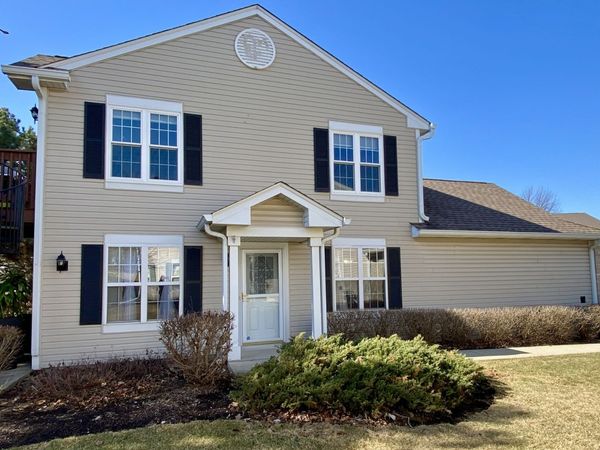 513 Windham Cove Drive, Crystal Lake, IL 60014