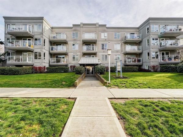 2647 Graham St , Unit 403, Victoria, BC V8T 3Y8