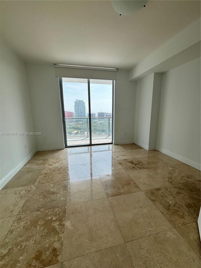 79 SW 12th St , Unit 2703-S, Miami, FL 33130 Photo
