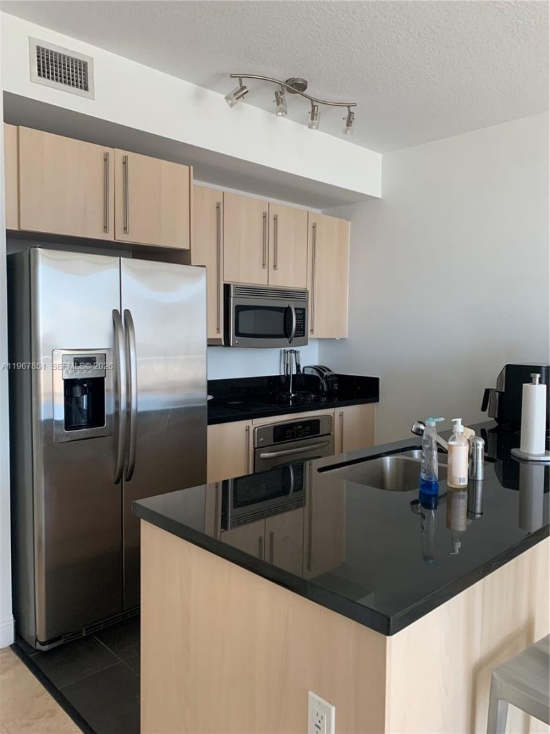 79 SW 12th St , Unit 2703-S, Miami, FL 33130 Photo