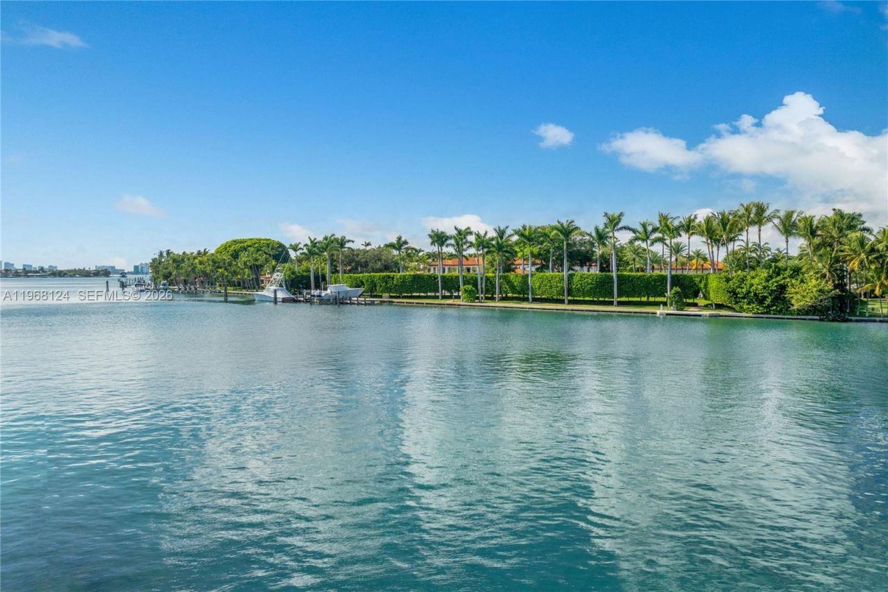 9064 Bay Dr, Surfside, FL 33154 Photo