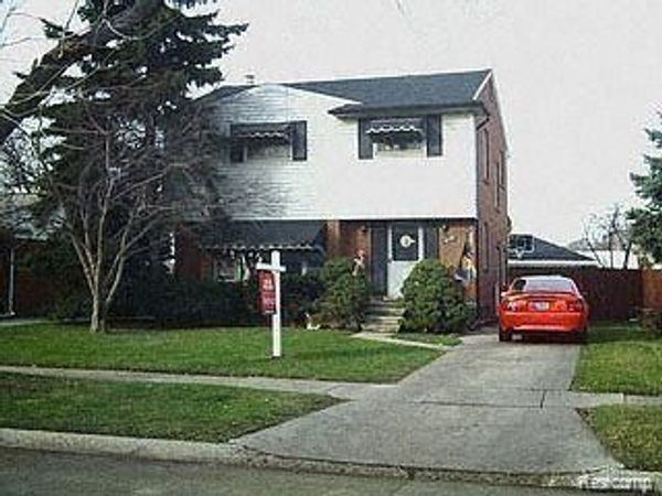 18259 Spring Court S, Fraser, MI 48026