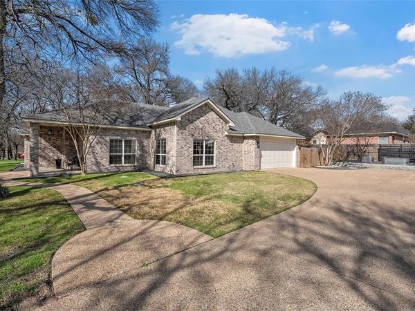 117 Lost Oaks Drive, Waco, TX 76705
