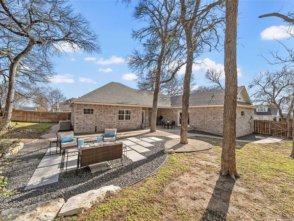 117 Lost Oaks Drive, Waco, TX 76705