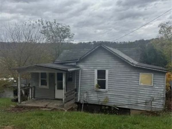 110 Cove Drive, Powhatan Point, OH 43942