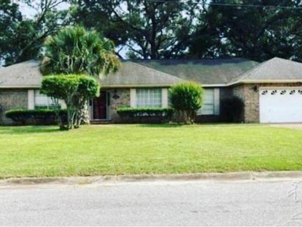 5705 Admiral Doyle Rd, Pensacola, FL 32506