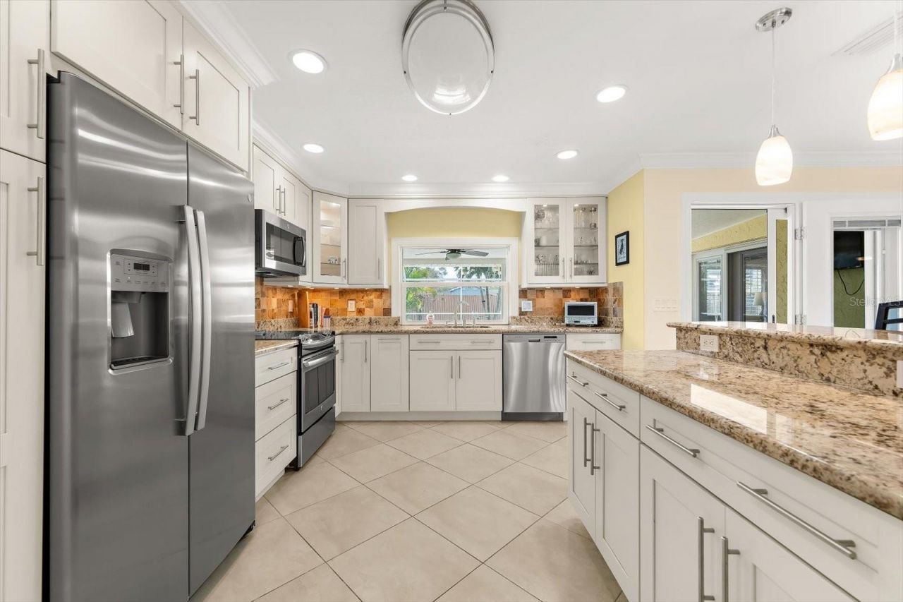 5723 1st Avenue Drive W, Bradenton, FL 34209 Photo