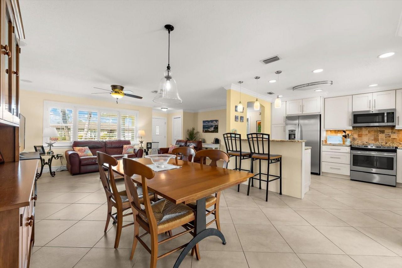 5723 1st Avenue Drive W, Bradenton, FL 34209 Photo