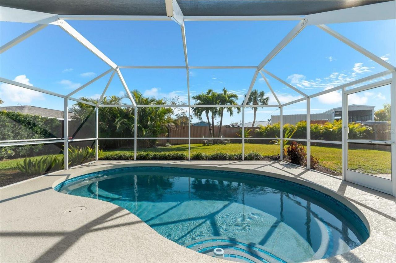 5723 1st Avenue Drive W, Bradenton, FL 34209 Photo